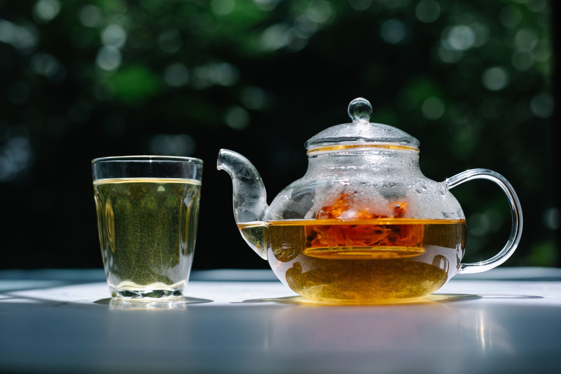 Kräutertee – warum er gerade wirklich ein Comeback erlebt
