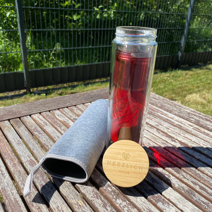 Teeflasche mit Sieb